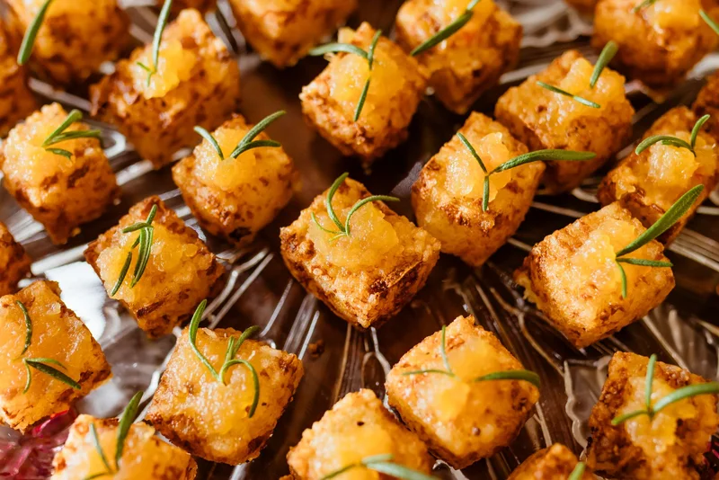 Air Fryer Crispy Sriracha Tofu Cubes
