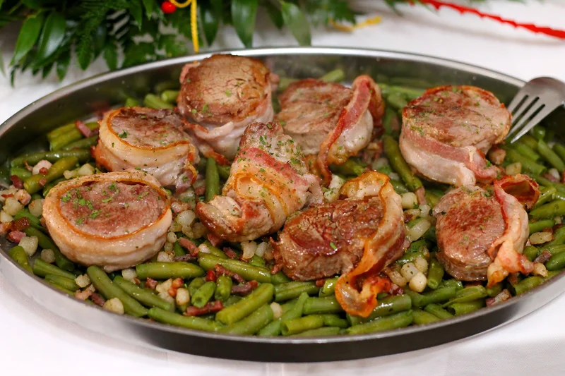 Mușchiuleț de porc în bacon