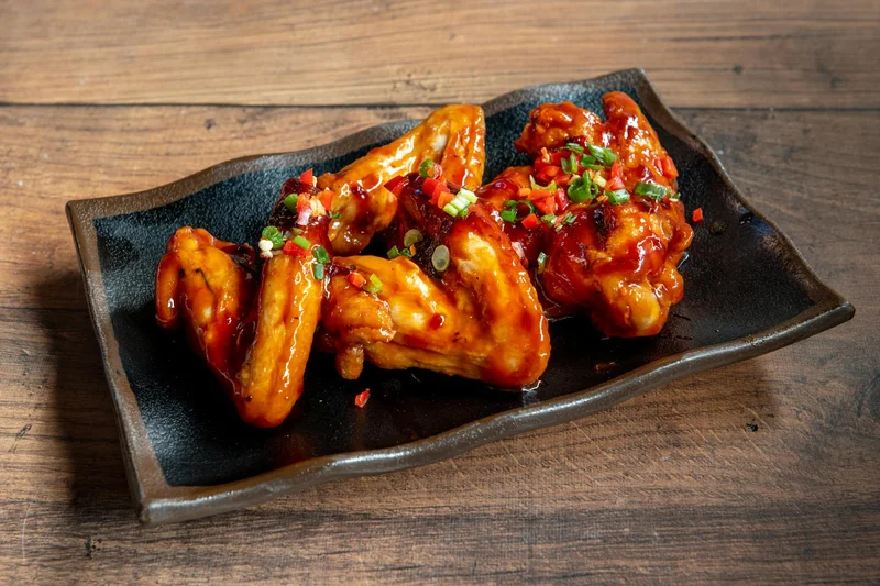 Spicy Sriracha Glazed Chicken Wings